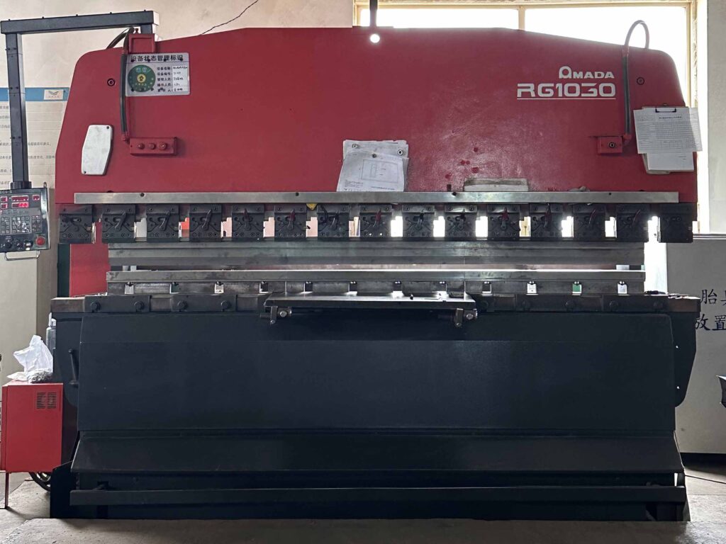 alt="AMADA RG1030 150T CNC Bender"