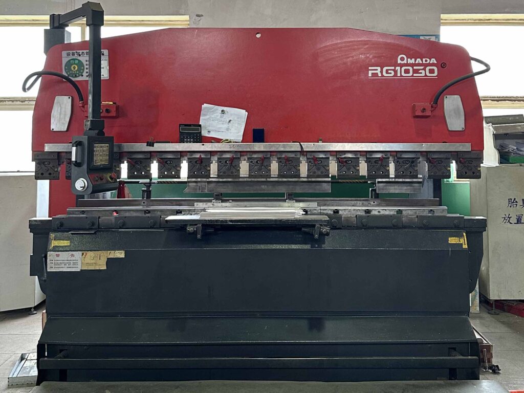 alt="AMADA RG1030 150T CNC Bender"