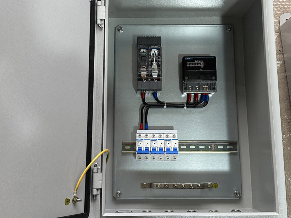 alt="electrical enclosure din rail"